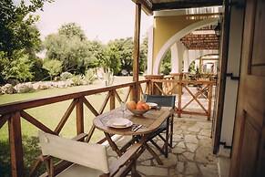 Trikalioti's Lush Estate Apt Arethousa