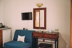 Trikalioti's Lush Estate Apt Eleni