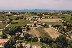 Trikalioti's Lush Estate Apt Eleni