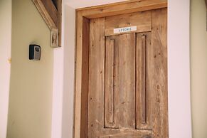 Trikalioti's Lush Estate Apt Artemis