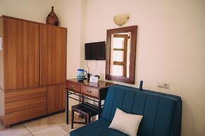 Trikalioti's Lush Estate Apt Artemis