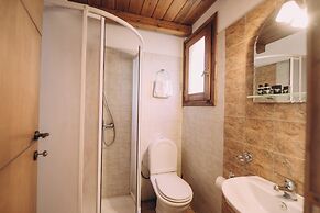 Trikalioti's Lush Estate Apt Eleonora