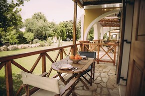 Trikalioti's Lush Estate Apt Eleonora