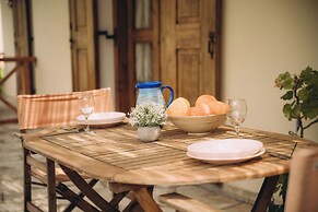 Trikalioti's Lush Estate Apt Eleonora