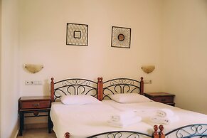 Trikalioti's Lush Estate Apt Epaminontas