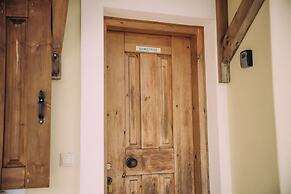 Trikalioti's Lush Estate Apt Dimitrios