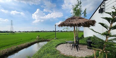 Penguin Villa Resort & Bistro