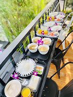 Penguin Villa Resort & Bistro