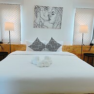 Penguin Villa Resort & Bistro