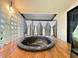 Penguin Villa Resort & Bistro