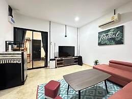 Penguin Villa Resort & Bistro