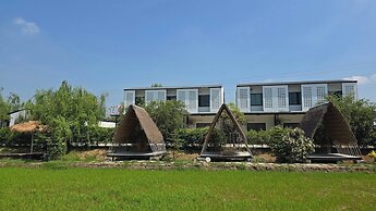 Penguin Villa Resort & Bistro