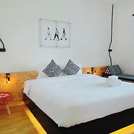 Penguin Villa Resort & Bistro