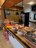 Penguin Villa Resort & Bistro