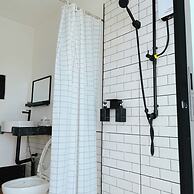 Penguin Villa Resort & Bistro