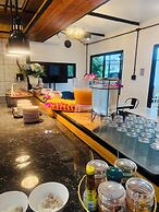 Penguin Villa Resort & Bistro