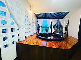 Penguin Villa Resort & Bistro