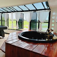 Penguin Villa Resort & Bistro