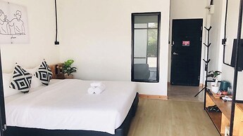 Penguin Villa Resort & Bistro