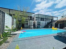 Penguin Villa Resort & Bistro