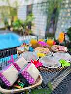 Penguin Villa Resort & Bistro