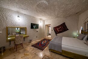Majestic Cave House