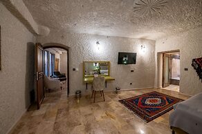 Majestic Cave House
