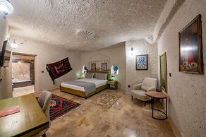 Majestic Cave House