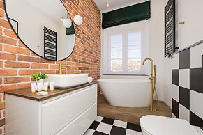 Studio in the Old City by Renters