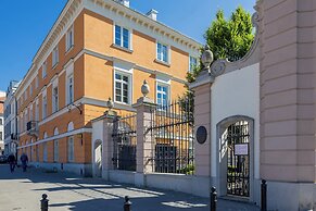 Studio in the Old City by Renters