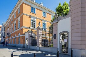 Apartment in the Old City by Renters