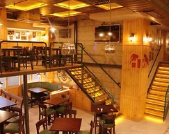 City Oasis w Bathtub n Balcony