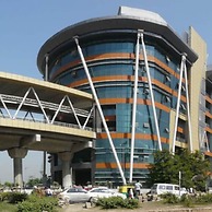 City Oasis w Bathtub n Balcony