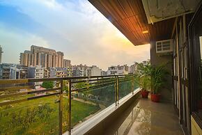 Lovely 1 bhk Serviced Apartment With Balcony