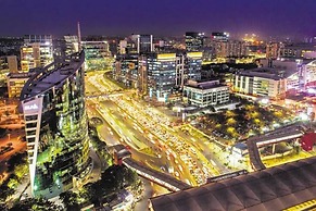 Modern City Service Apartment