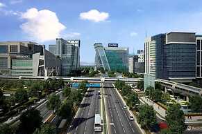 Modern City Service Apartment