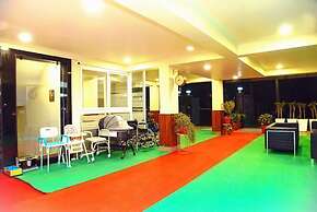 Modern City Service Apartment