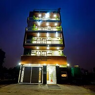 Modern Cyber Retreat With Gym