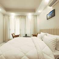 Tranquil 2BR Oasis With Balcony Bathtub