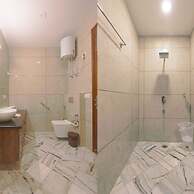 Tranquil 2BR Oasis With Balcony Bathtub