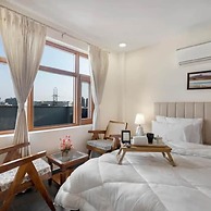 Penthouse W Jacuzzi Garden Extra Room Pets OK