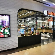 Spacious Executive Suite With Bathtub Balcony