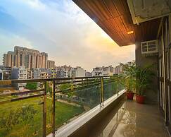 Comfortable 1 Bhk Serviced Apartment w Hill View