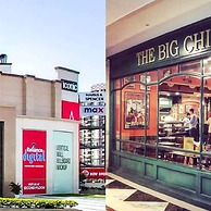 Modern City Retreat 2bhk Paras Fortis Balcony