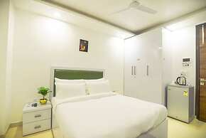 Studio Serviced Apartment With Gym Patio
