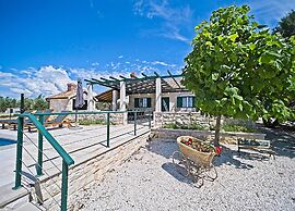 Holiday Home Bračuta