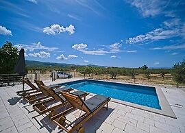 Holiday Home Bračuta