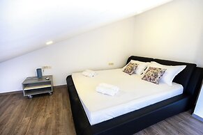 Luxury Penthouse Apt on beach Makarska