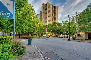 Downtown Atlanta Condo: Walk to Arenas & Venues
