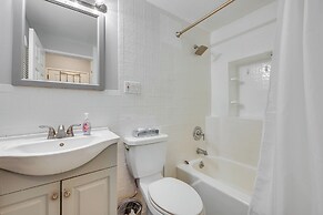 Downtown Atlanta Condo: Walk to Arenas & Venues